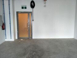 Connexion (D8), Retail #527949061